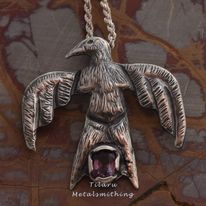 Repouse thunder bird pendantset with amethyst