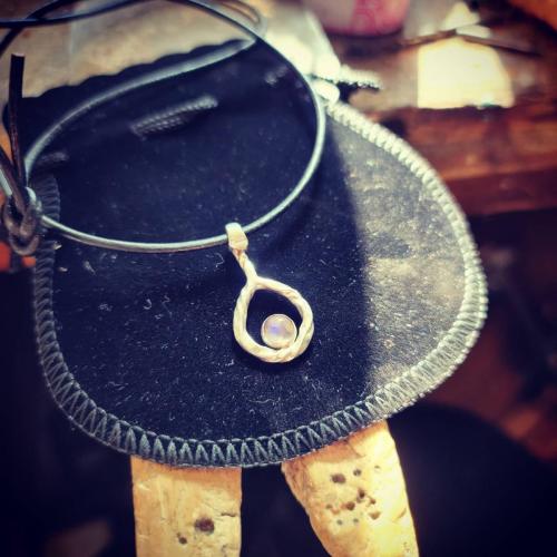 Anvil's kiss pendant